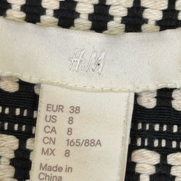 H&M Boho Tapestry Black White Patterned Fringe Vest | Size 8 - Picture 11 of 12